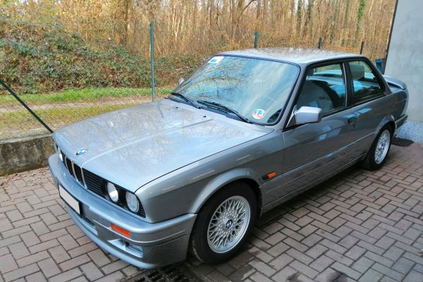bmw-320-is-1BAA8A77B-7CE9-76DC-CF4C-1E5E8C30AE71.jpg