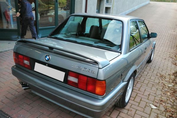 bmw-320-is-2C2D18596-C0F9-F6A3-5D0F-C93C89BE1492.jpg