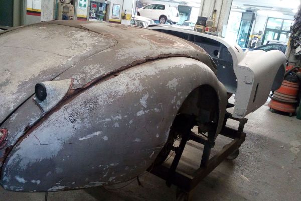 jaguar-xk-120-alllegra-7298DB7F55-117F-3B37-CD27-B793B39EF0DA.jpg