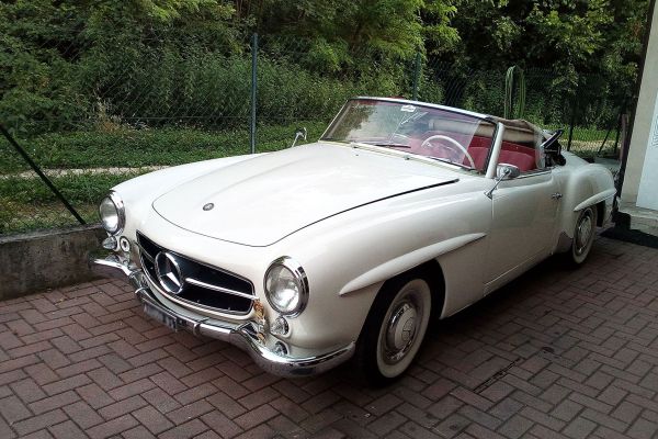 mercedes-sl-190-165D238A9-B7D3-C7B8-972B-3DD08BB9232F.jpg