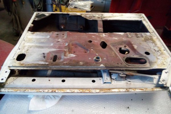 roll-royce-silver-cluod-3-1552A57629-CCDA-F06F-234D-DE9FA2F32384.jpg